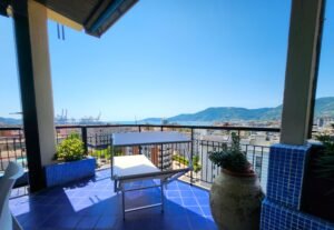 Terrazza vista mare dell'Appartamento Decimo Cielo La Spezia